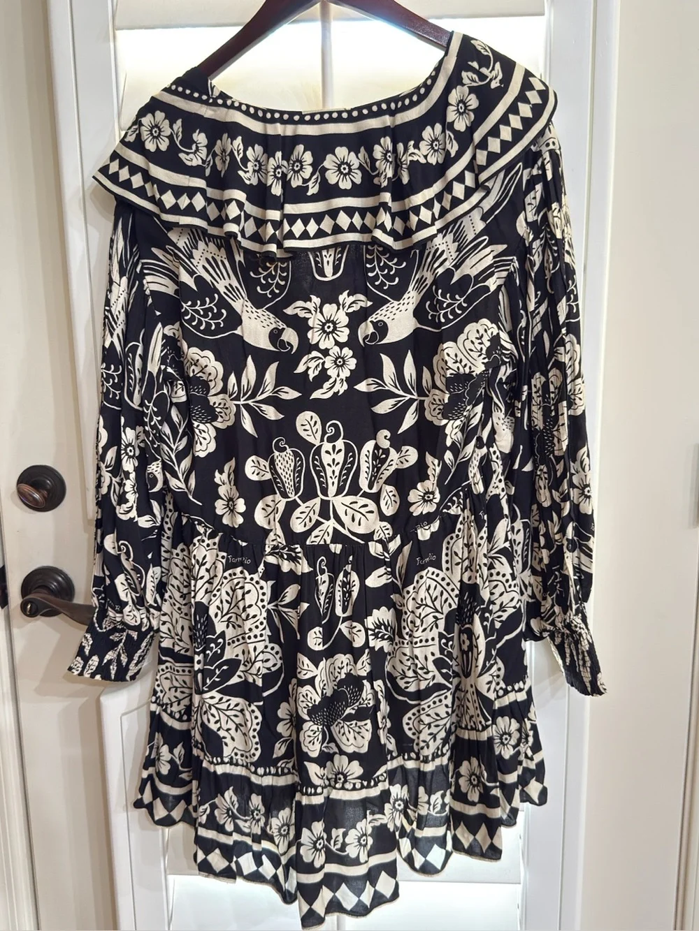 FARM Rio "Graphic Floral" Black Mini Dress. NWT. Size M - Picture 4 of 4